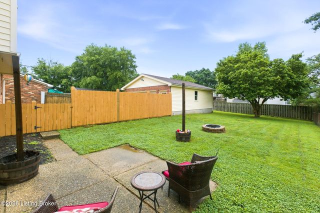 10208 El Ventoso Ct, Louisville, KY 40291