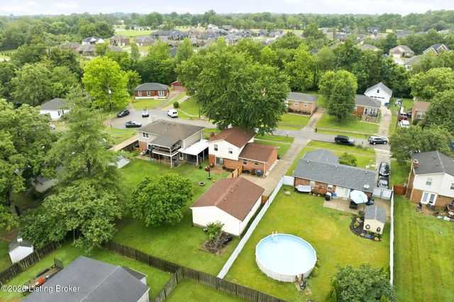 10208 El Ventoso Ct, Louisville, KY 40291