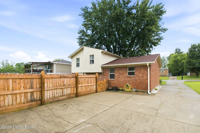 10208 El Ventoso Ct, Louisville, KY 40291