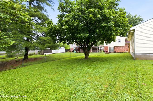 10208 El Ventoso Ct, Louisville, KY 40291