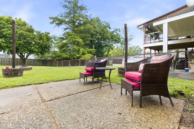 10208 El Ventoso Ct, Louisville, KY 40291