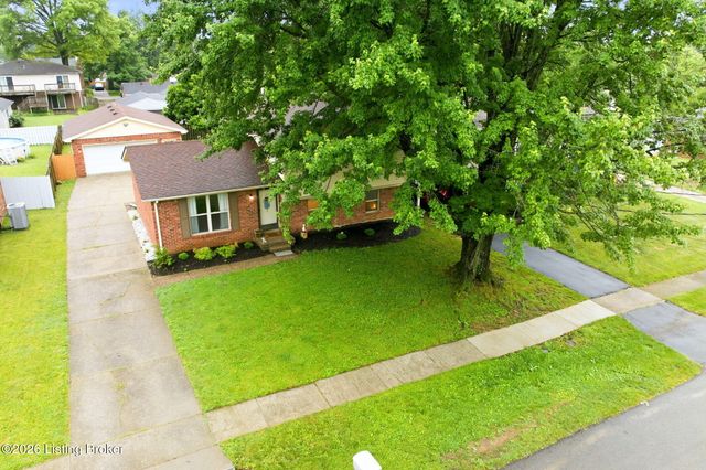 10208 El Ventoso Ct, Louisville, KY 40291