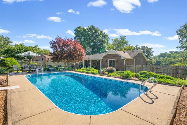 4003 S Windsor Ct, Springfield, TN 37172