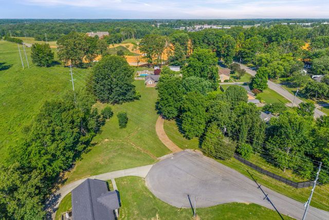 4003 S Windsor Ct, Springfield, TN 37172