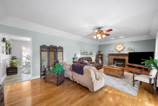 4003 S Windsor Ct, Springfield, TN 37172