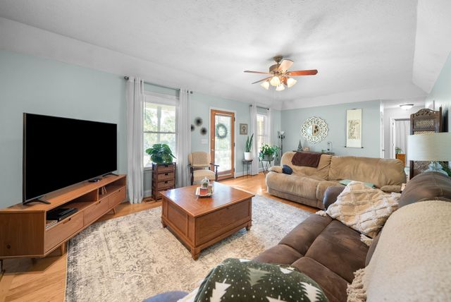 4003 S Windsor Ct, Springfield, TN 37172