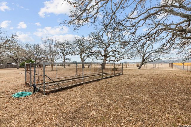 237 emerald, Fredericksburg, TX 78624