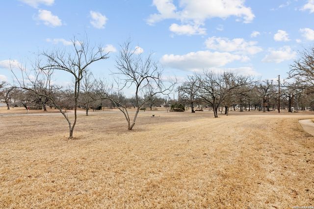 237 emerald, Fredericksburg, TX 78624