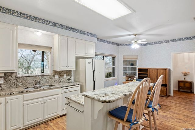 237 emerald, Fredericksburg, TX 78624