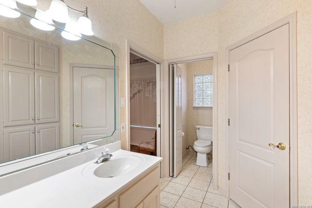 237 emerald, Fredericksburg, TX 78624