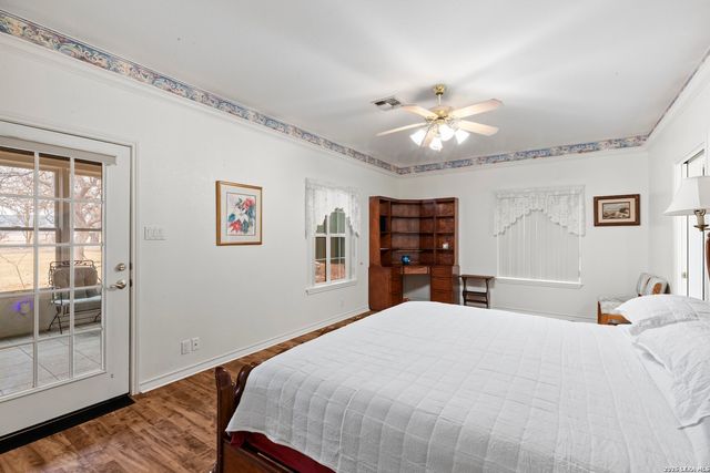 237 emerald, Fredericksburg, TX 78624