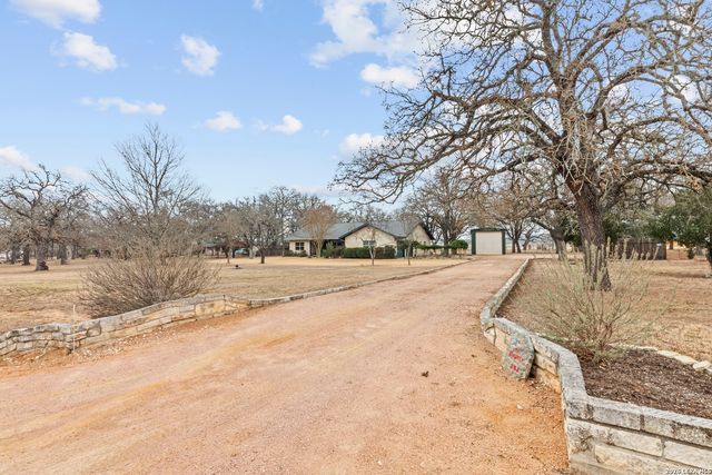 237 emerald, Fredericksburg, TX 78624