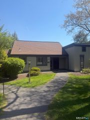 170 Heritage Village B, Southbury, CT 06488