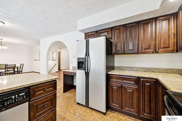 5800 Berkeley Drive, Lincoln, NE 68512