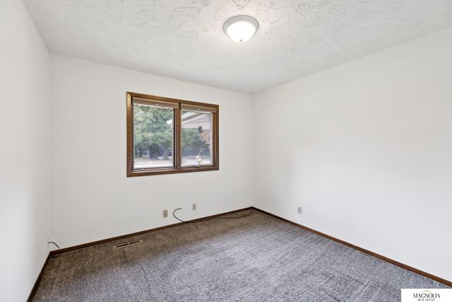 5800 Berkeley Drive, Lincoln, NE 68512