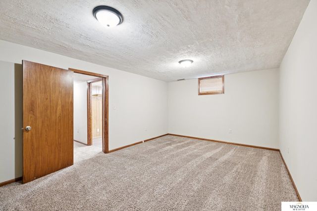 5800 Berkeley Drive, Lincoln, NE 68512