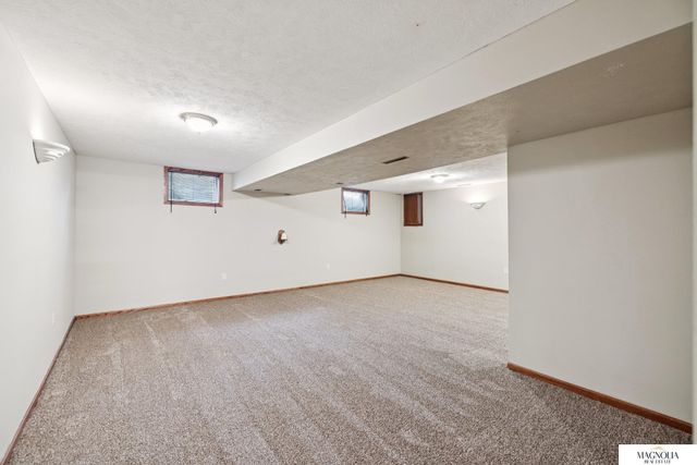 5800 Berkeley Drive, Lincoln, NE 68512