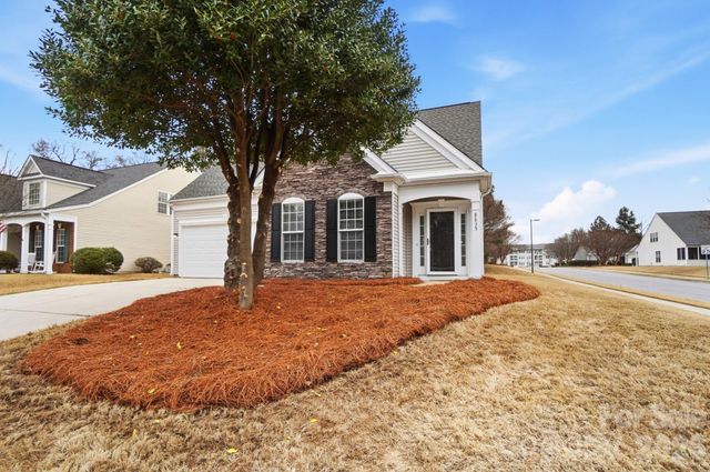8835 Kestral Ridge Drive, Charlotte, NC 28269