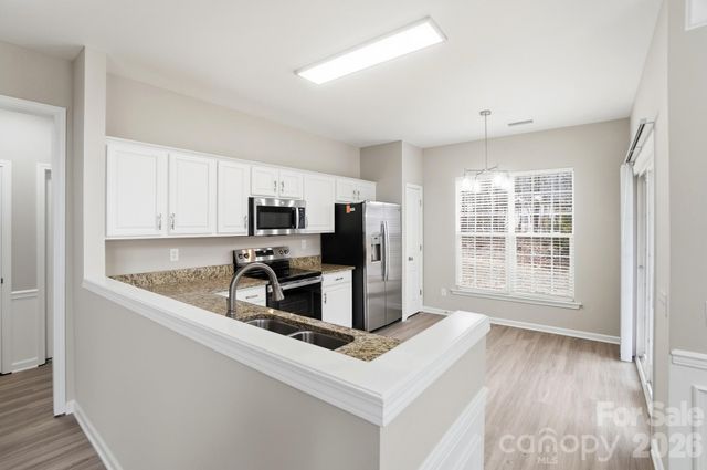 8835 Kestral Ridge Drive, Charlotte, NC 28269