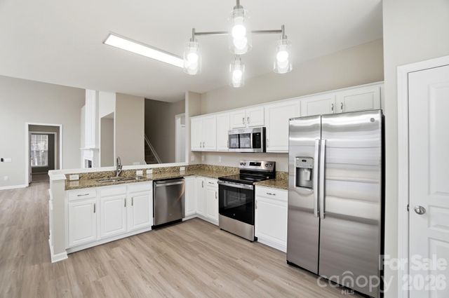 8835 Kestral Ridge Drive, Charlotte, NC 28269