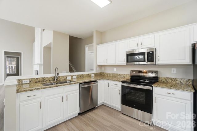 8835 Kestral Ridge Drive, Charlotte, NC 28269