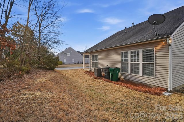 8835 Kestral Ridge Drive, Charlotte, NC 28269