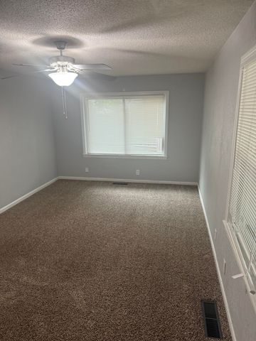 2225 S Grove St, Wichita, KS 67211