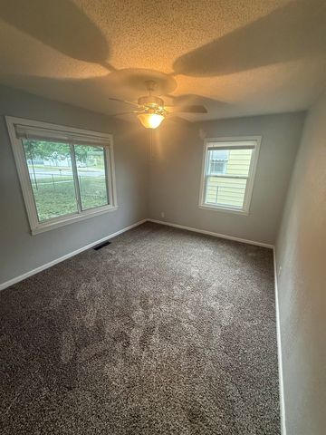 2225 S Grove St, Wichita, KS 67211