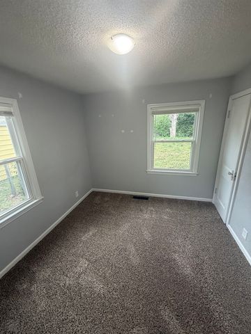 2225 S Grove St, Wichita, KS 67211