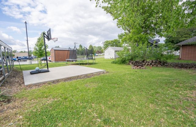 314 E 3rd Street N, Newton, IA 50208