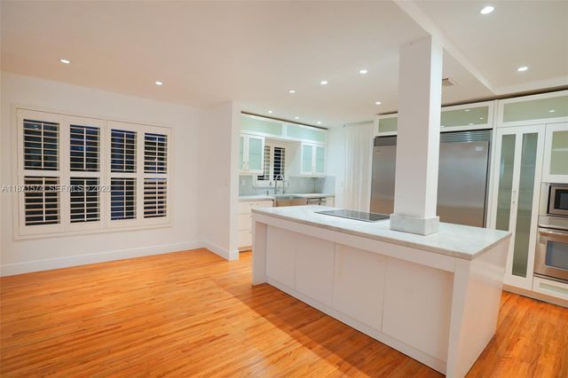355 Redwood Lane, Key Biscayne, FL 33149