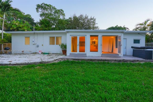 355 Redwood Lane, Key Biscayne, FL 33149
