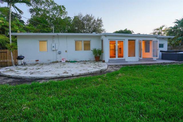 355 Redwood Lane, Key Biscayne, FL 33149