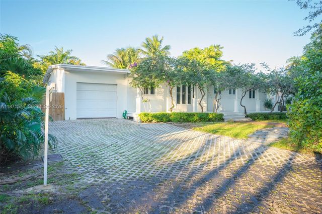 355 Redwood Lane, Key Biscayne, FL 33149