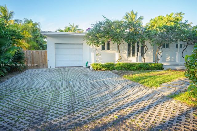 355 Redwood Lane, Key Biscayne, FL 33149
