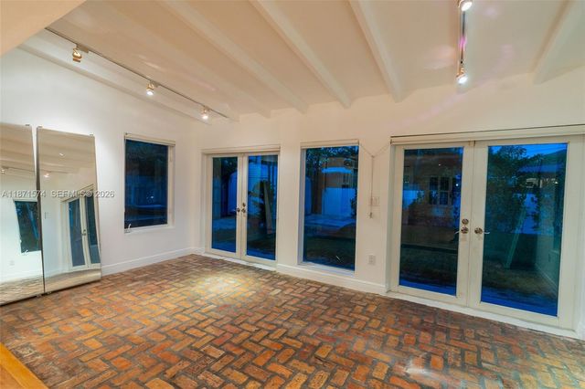 355 Redwood Lane, Key Biscayne, FL 33149