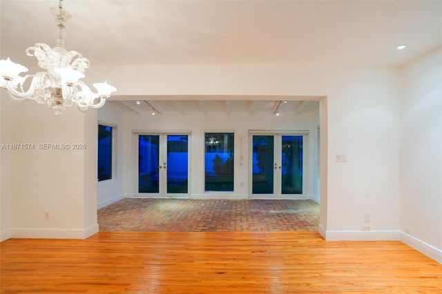 355 Redwood Lane, Key Biscayne, FL 33149