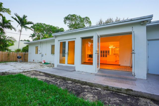 355 Redwood Lane, Key Biscayne, FL 33149