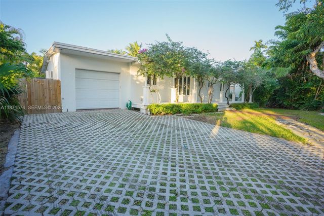 355 Redwood Lane, Key Biscayne, FL 33149