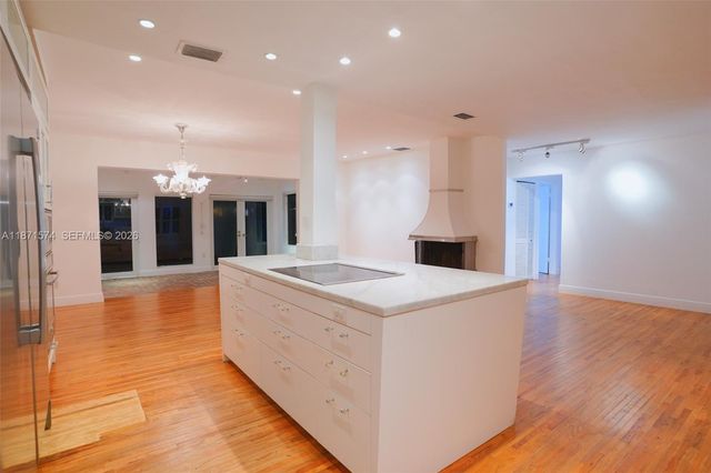 355 Redwood Lane, Key Biscayne, FL 33149