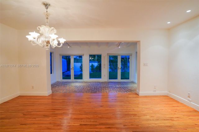 355 Redwood Lane, Key Biscayne, FL 33149