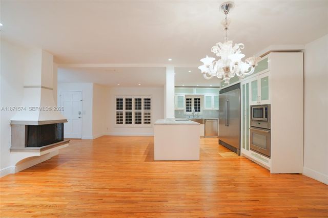 355 Redwood Lane, Key Biscayne, FL 33149