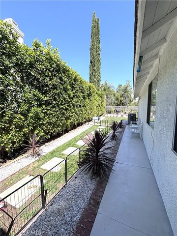 23939 Hammond Court, Valencia, CA 91354