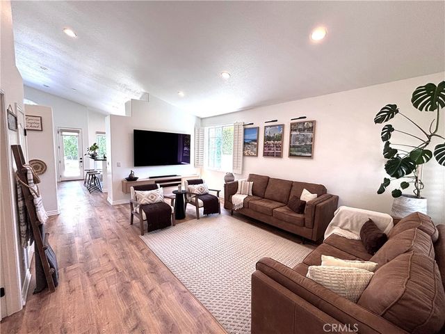 23939 Hammond Court, Valencia, CA 91354