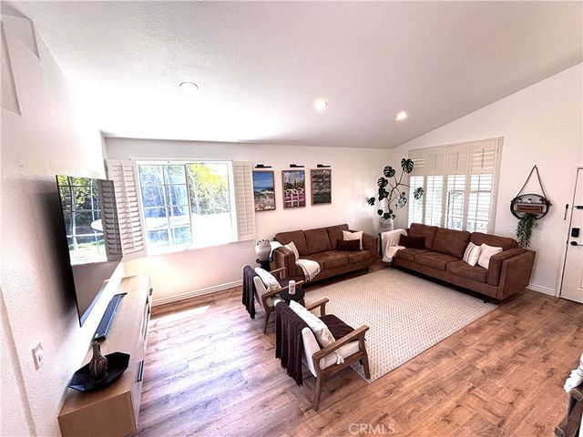 23939 Hammond Court, Valencia, CA 91354