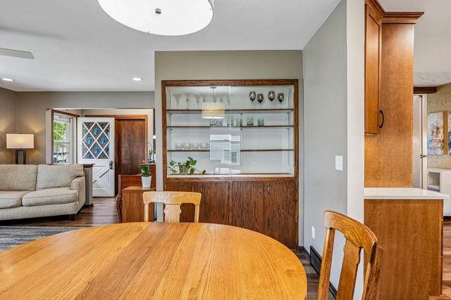 1118 Dogwood LANE, Waukesha, WI 53189
