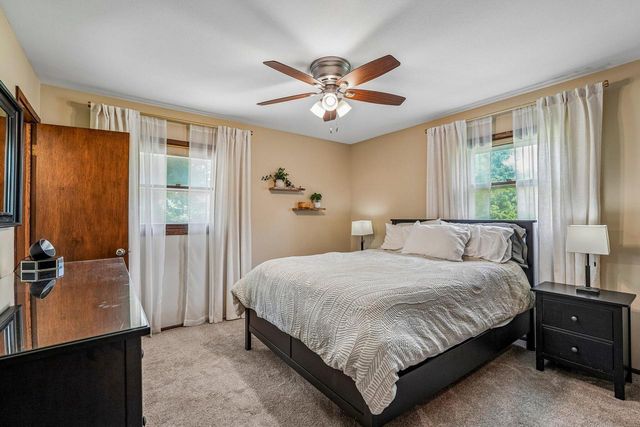 1118 Dogwood LANE, Waukesha, WI 53189