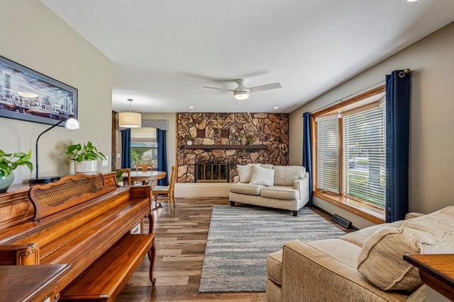 1118 Dogwood LANE, Waukesha, WI 53189