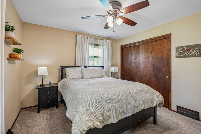 1118 Dogwood LANE, Waukesha, WI 53189