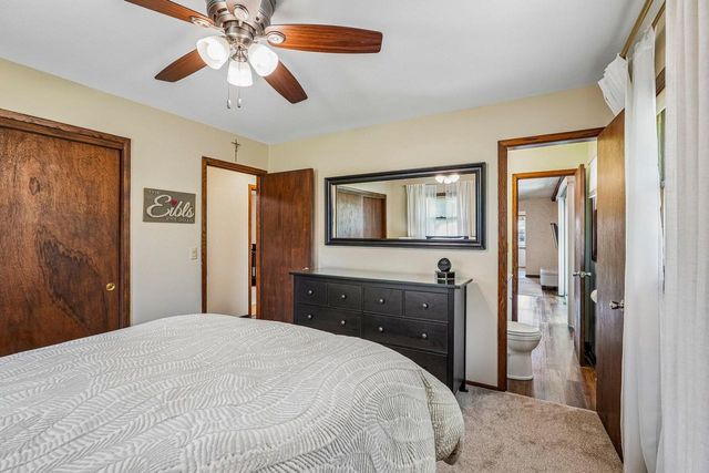 1118 Dogwood LANE, Waukesha, WI 53189